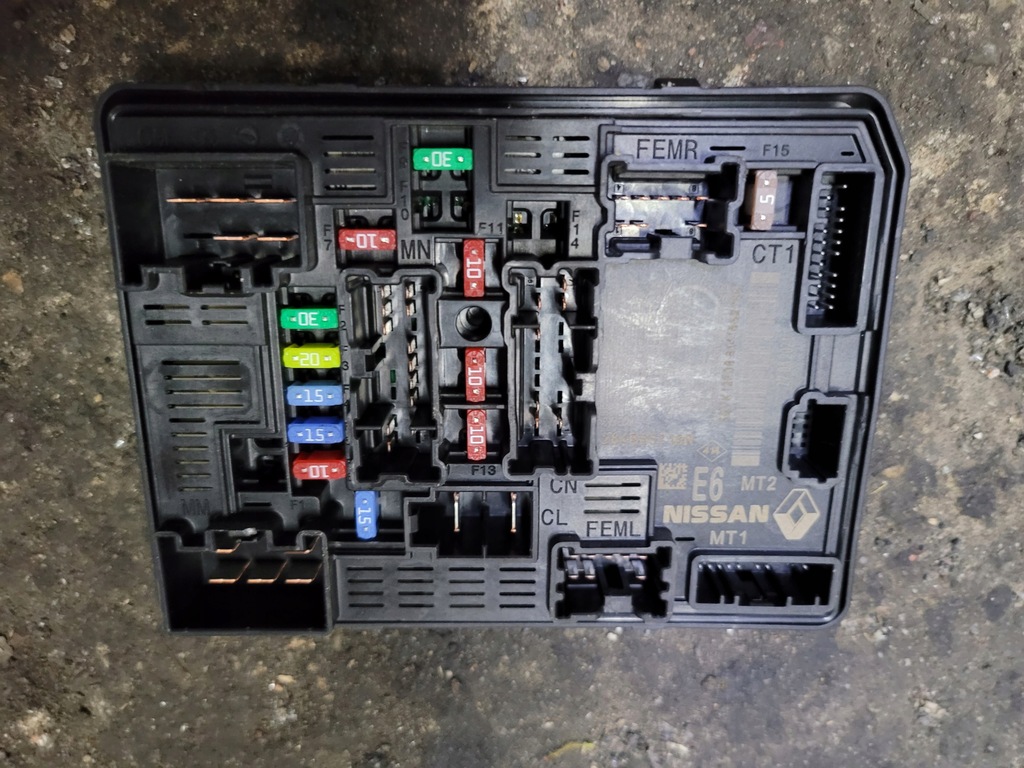 фото №1, Sandero iii коробка предохранителей 284b65716r