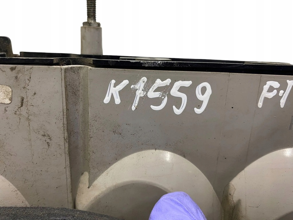 фото №7, Ford transit 2008 задняя сторона правая лампа задняя