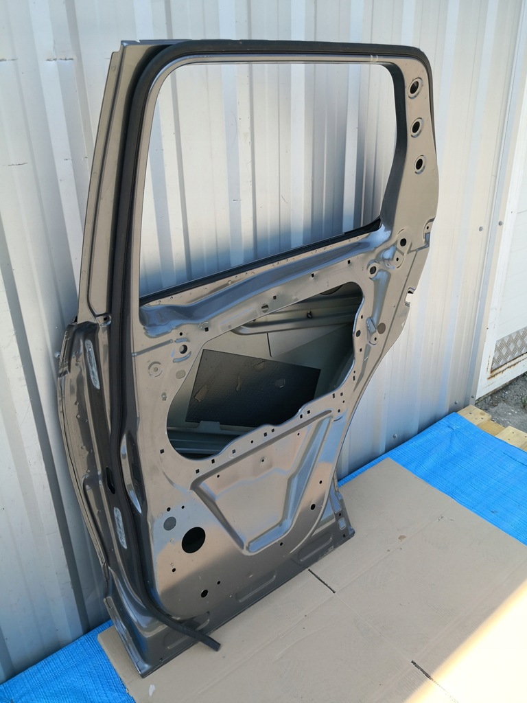 фото №14, Discovery v sport l550 дверь задние правое задняя