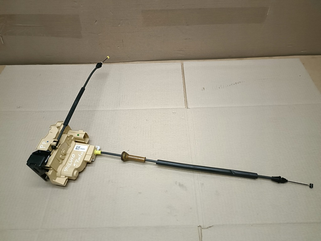 фото №1, Alfa romeo stelvio замок дверь перед правый 5 pin