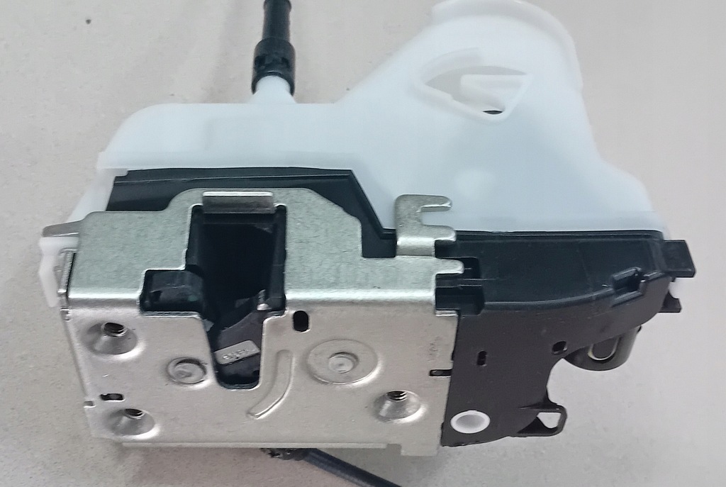 фото №4, Замок дверь перед правый renault twingo ii оригинальный номер 8200384971