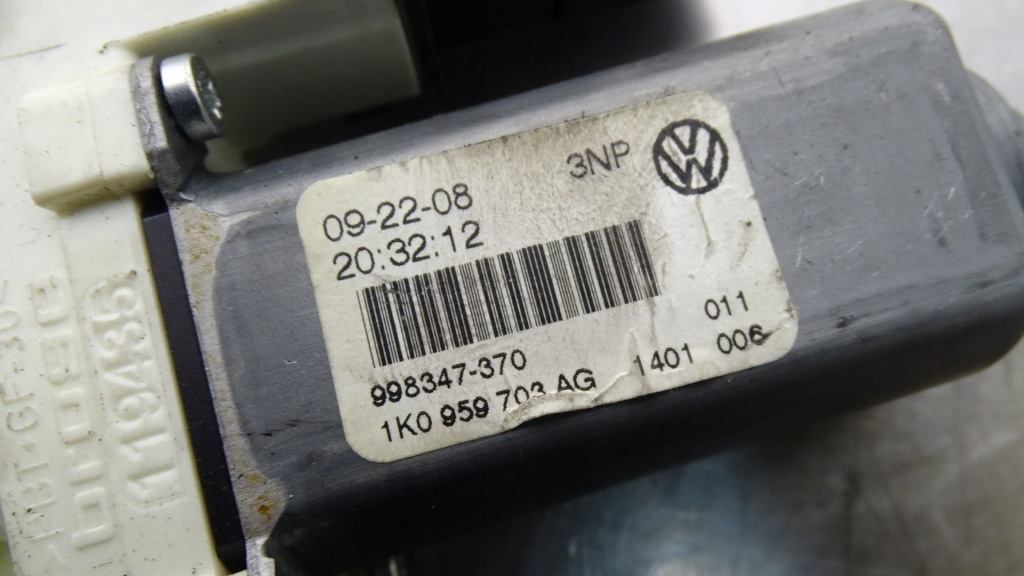 Моторчик окон левый задний  volkswagen golf v 1.9tdi Недорого