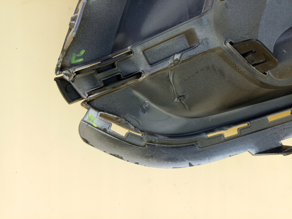 Opel combo e 2018- уголок бампера левая перед передний 9818198777 Оригинал