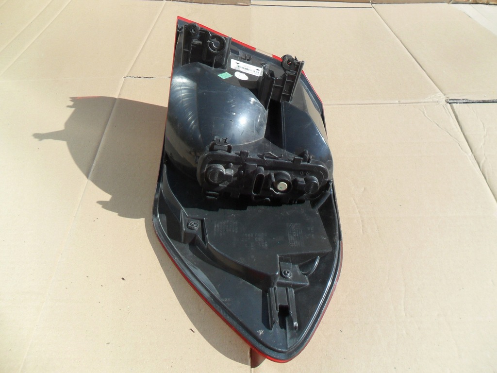 фото №14, Bmw 2 f45 7311029-14 лампа задня ліва