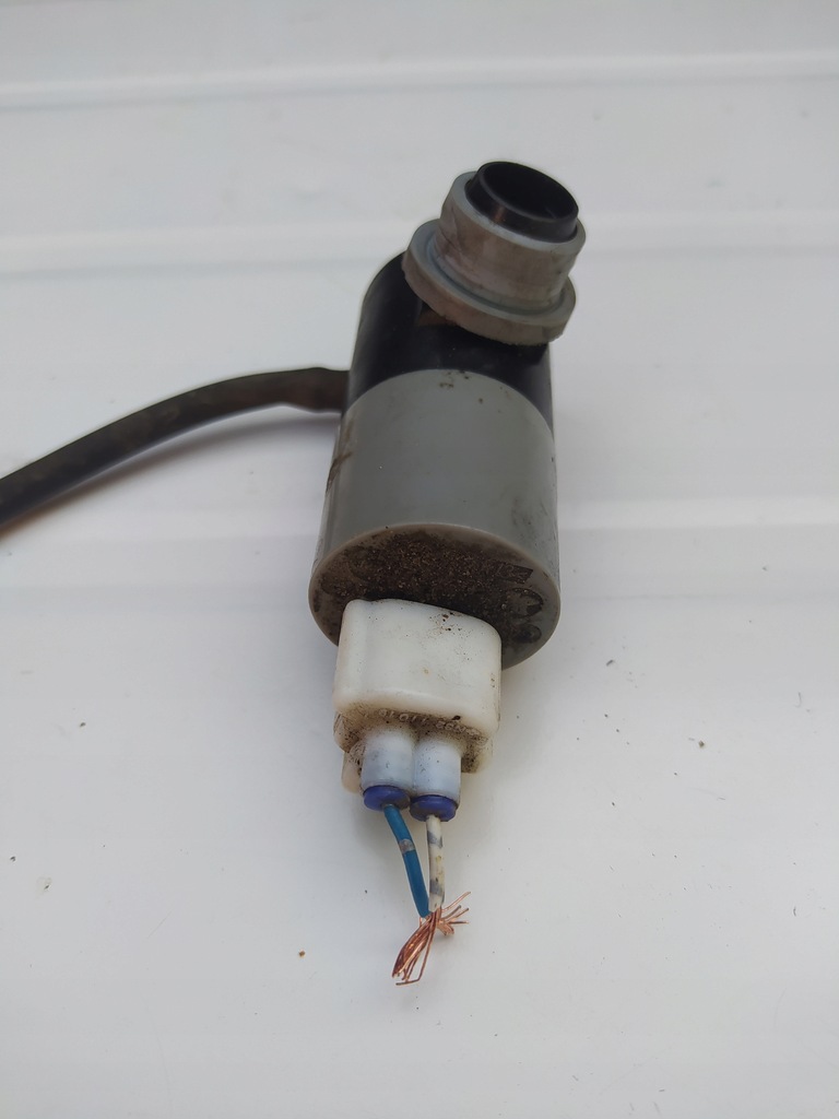 фото №8, Помпа распылителя - toyota auris i