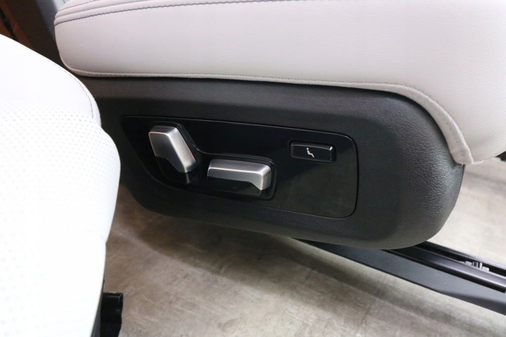 Bmw x7 g07 lci салон сиденья заднее сиденье 3 ряды память подогрев silverstone 1 km Цена