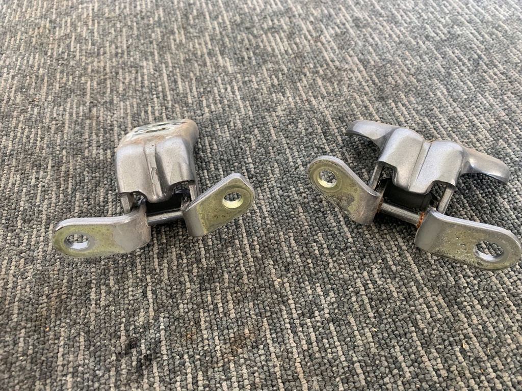 фото №1, Opel crossland x 1.2 thp петли дверь левый задняя левая задние оригинал