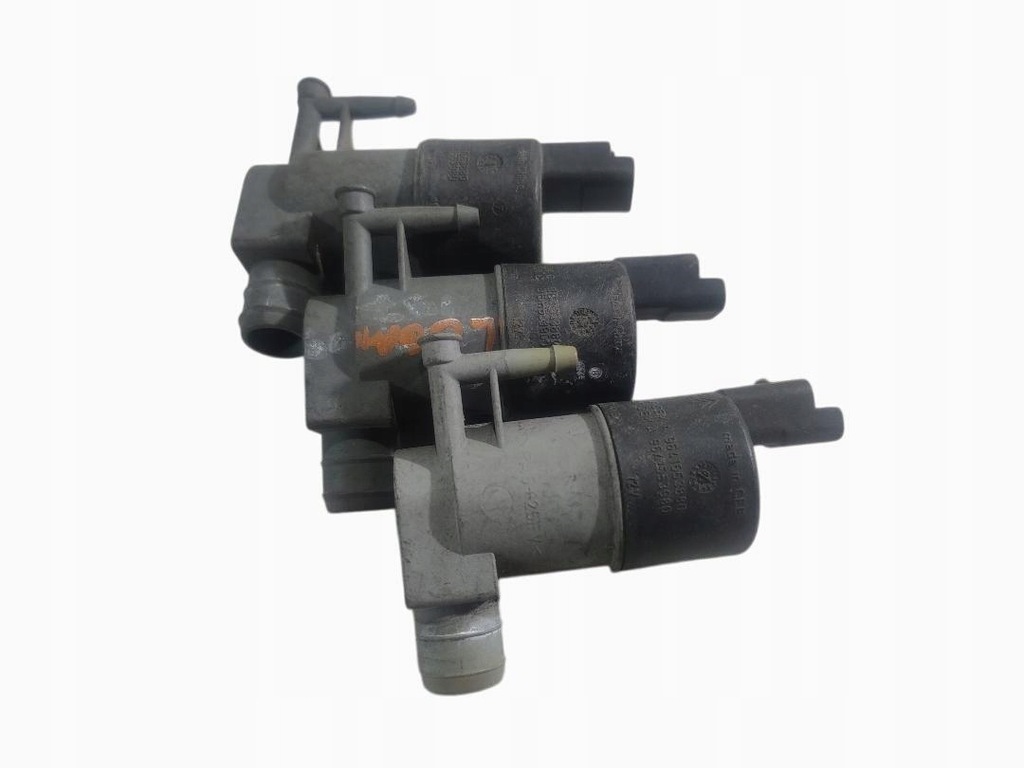 фото №1, Помпа розпилювача dacia logan 9641553880