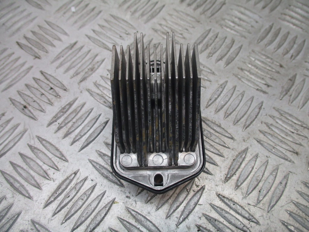 фото №1, Резистор резистор вентилятор mazda 6 gg pm010010b