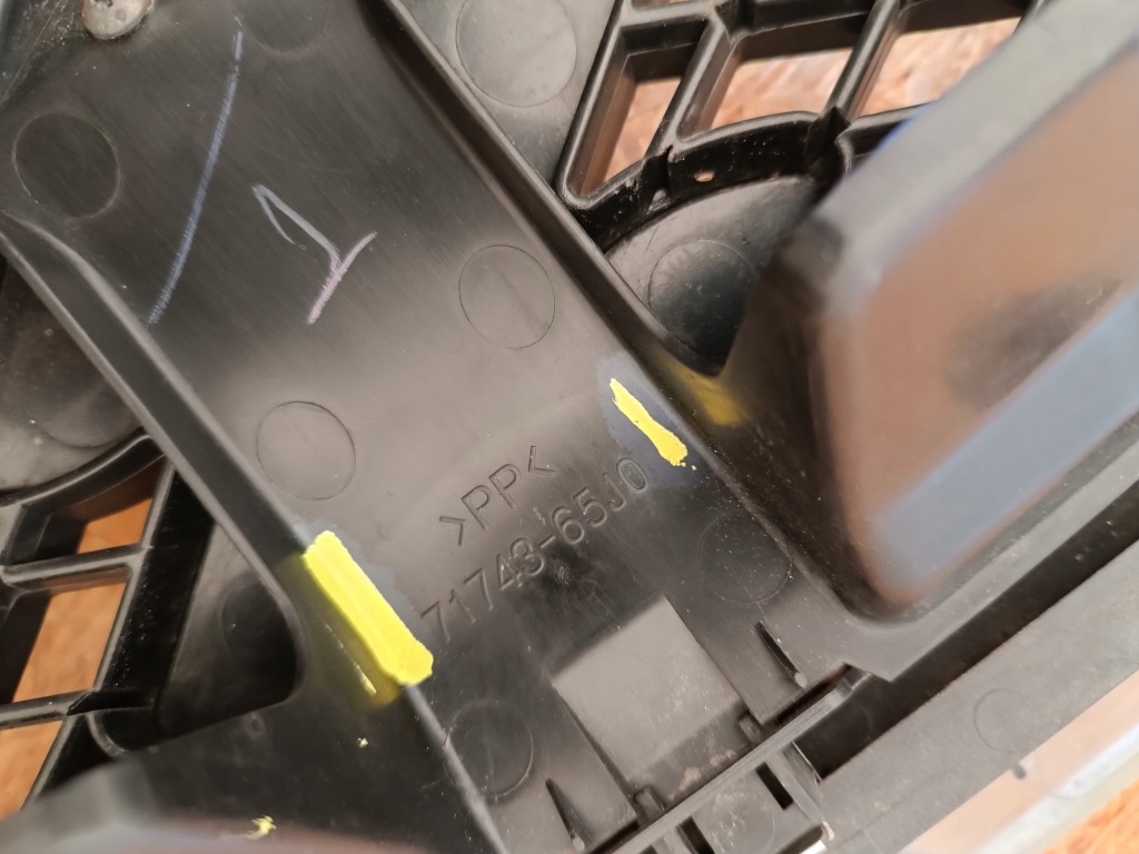 фото №11, Решітка решітка радіатора решітка радіатора бампера перед 71743-65j0 suzuki grand vitara ii 05-