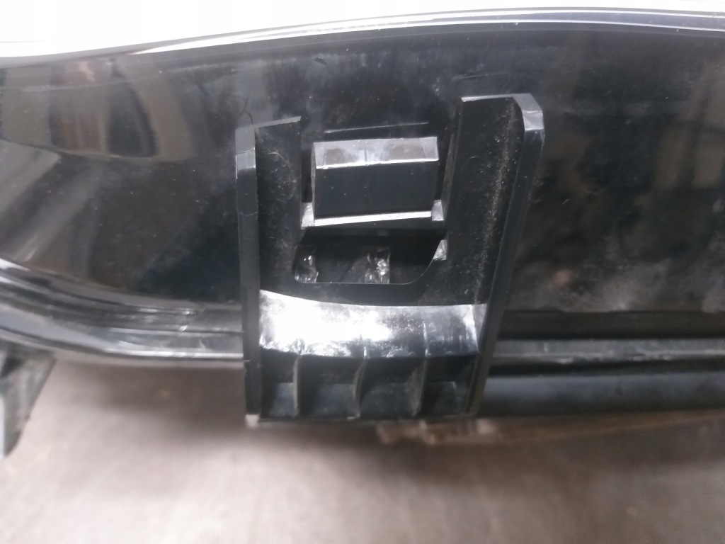 Лампа перед права tesla x full led 103431999b в Україні