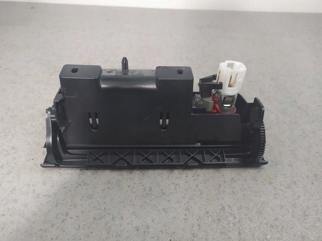 фото №7, Пепельница 3c0863284a vw passat b6 05-10