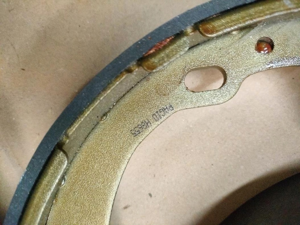 фото №5, 4 тормозные колодки тормозные nissan vanette nowe оригинальный номер