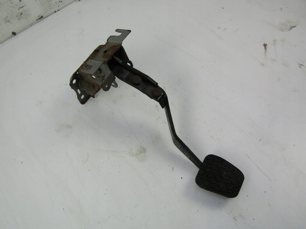 фото №1, Mazda 6 i gg педаль тормоза 5b mt