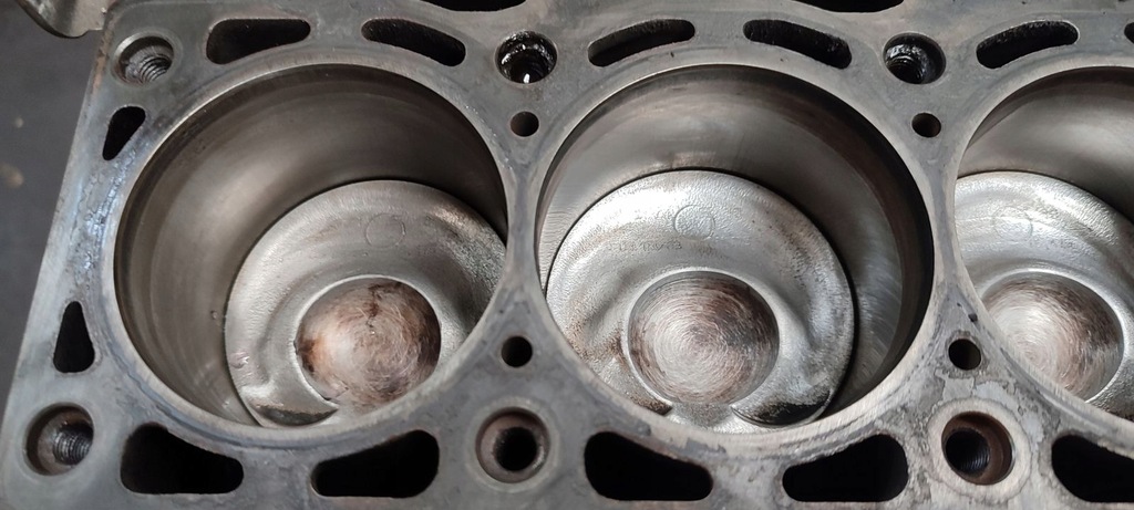 фото №12, Блок dół двигуна bad vw golf iv 1,6 fsi