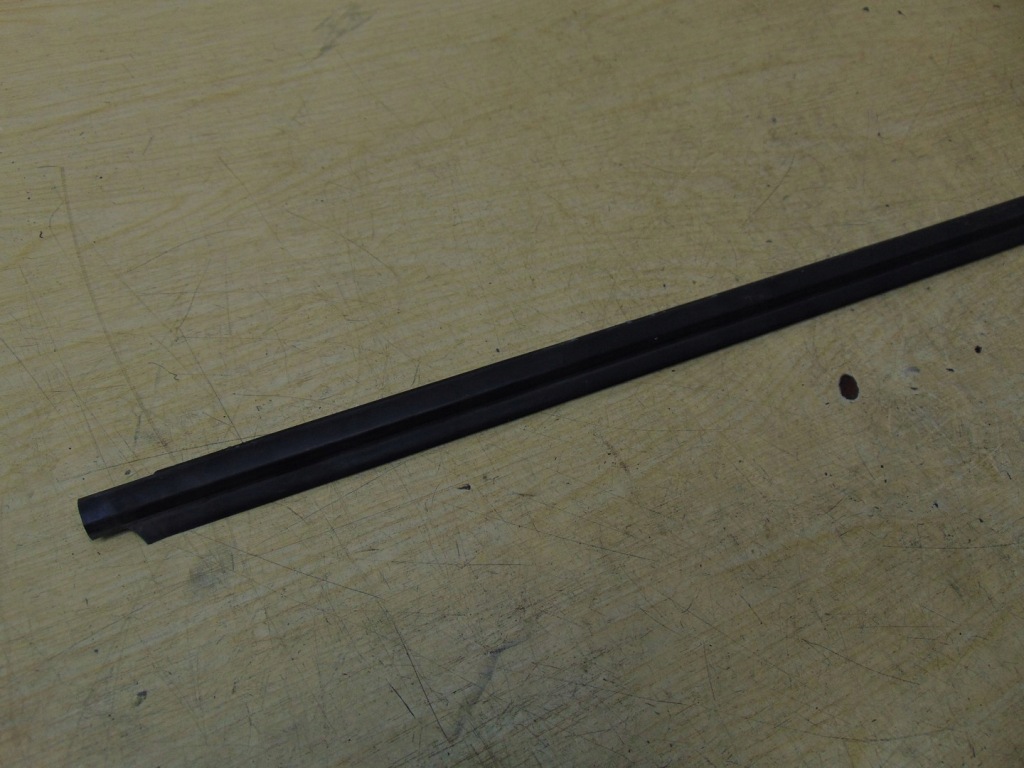 фото №4, Молдинг ущільнювач правий перед toyota prius ii 2002-