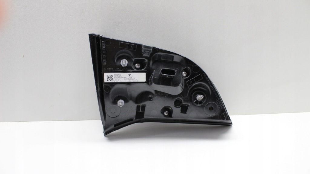 Tesla 3/y рестайлинг  - фара задняя правый  led 2021+ Недорого