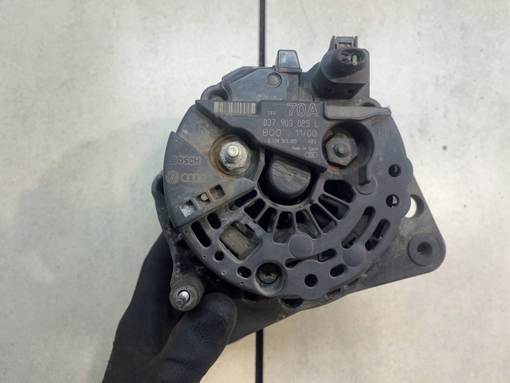 Генератор vw polo 3 рестайлинг  1.4 37903025l с Разборки