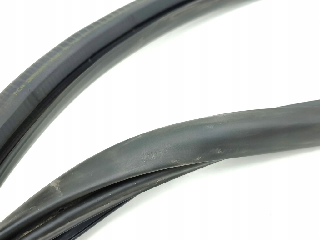 фото №8, Peugeot 308 2017 прокладка дверь передних