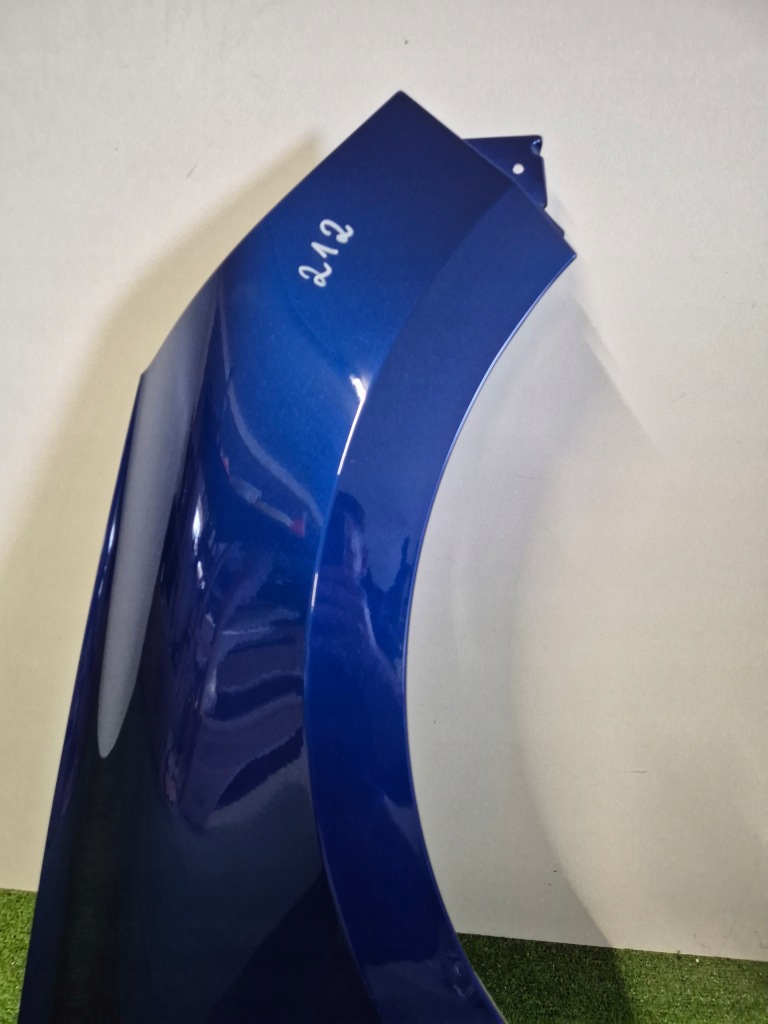 фото №5, Renault clio v 5 rs line rsline крила правий перед передній емблема