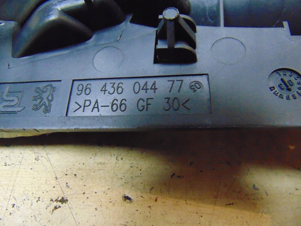 фото №7, Ручка внутренняя правая перед peugeot 307