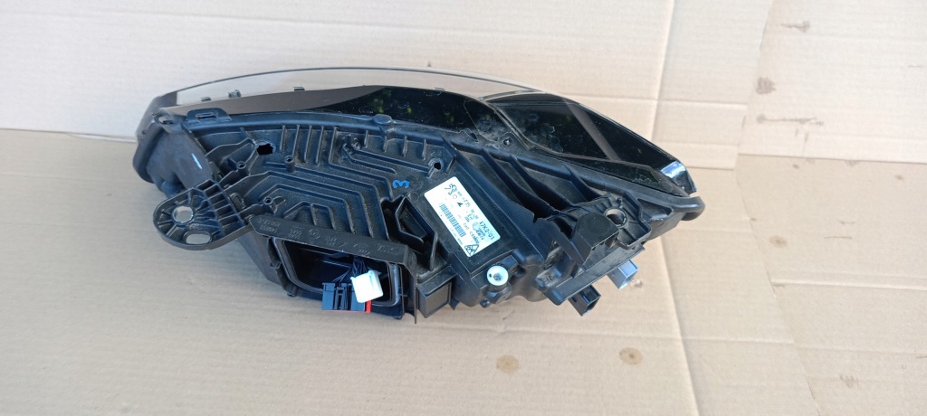 Фара перед передняя правый  peugeot 308 t10 full led 21-24rok 9851673580 оригинал Цена