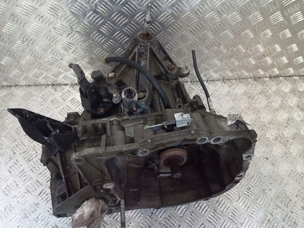 Коробка передач передач renault clio 3 1.2 16v d4fd740 в Україні