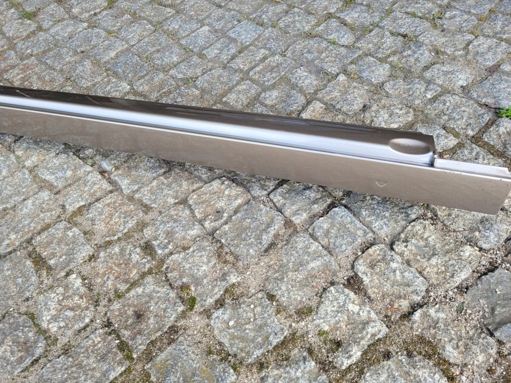 Поріг накладка поріг права vw passat b8 3g0853858f Київ