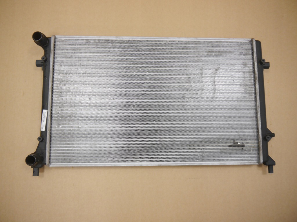 Купити Audi vw радіатор води 1k0121251cd