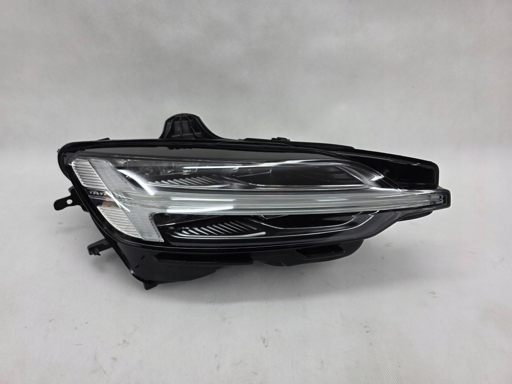 Купить Volvo s60 3 v60 2 2017+ фара перед правый  full led mid европа 32347005