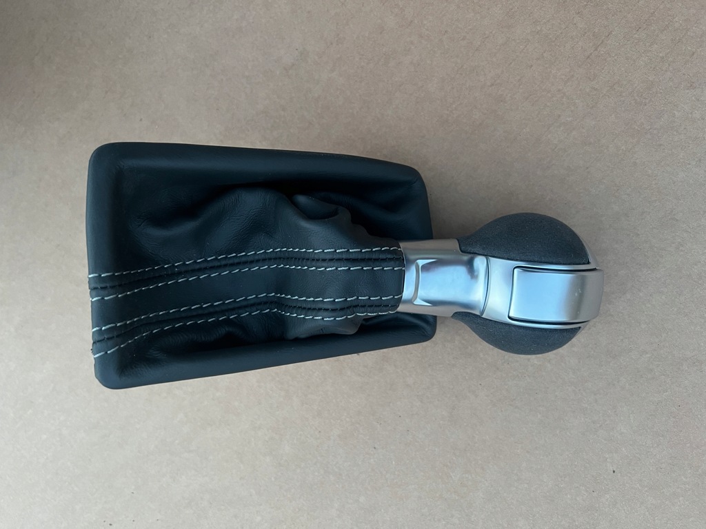 фото №15, Audi rs3 8v lift оригинальная воздуховод ручка кожа alcantara