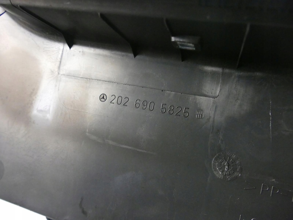 фото №11, Mercedes c-klasa w202 sedan захист поперечина замка багажника задня 2026905825