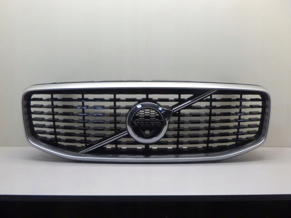 фото №1, Volvo xc60 xc 60 ii 2 r-design 17- решётка радиатора решётка радиатора