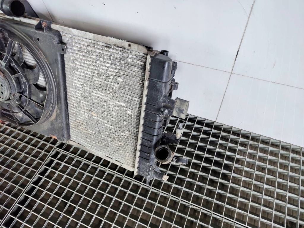 Комплект радіатор інтеркулер вентилятор opel astra h 3 1.9 cdti 13132559 Недорого