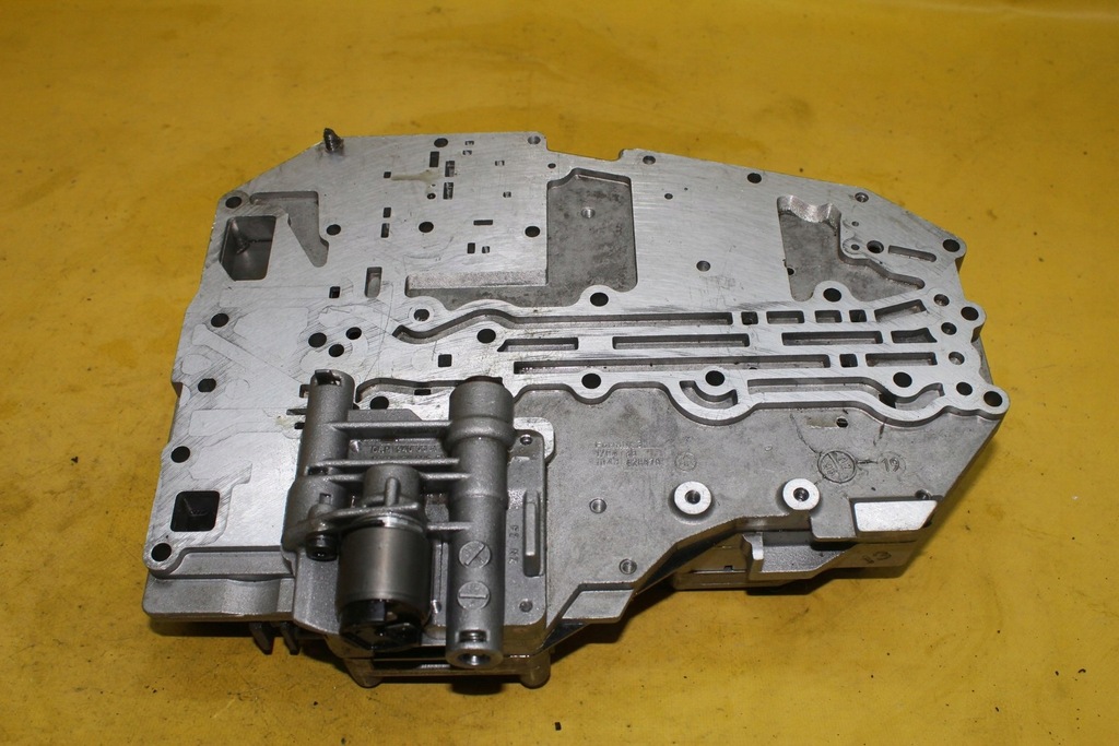 фото №6, Плита клапанная коробки передач a8 d2 4.2b cml