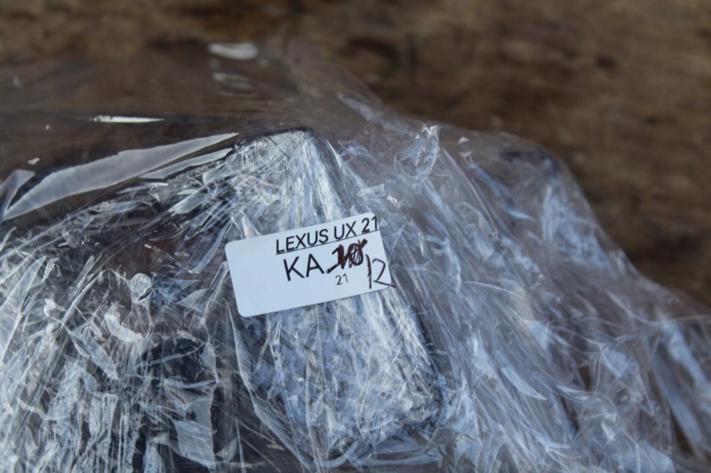 Подушка кронштейн двигуна lexus ux 250h 2021 оригінальний номер Недорого