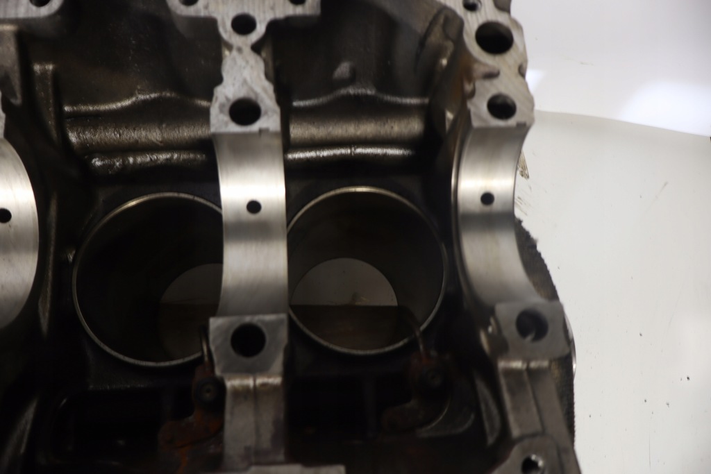 Блок двигателя iveco stralis as 440 14k21 504385185 Цена