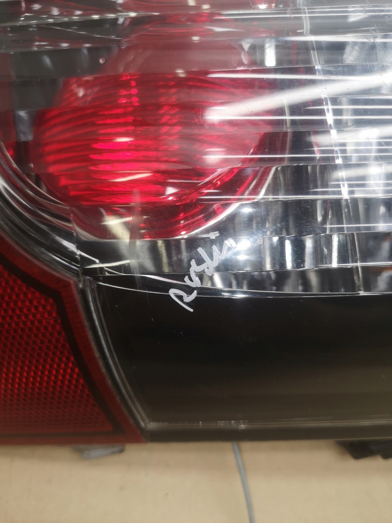 фото №9, Лампа правый задняя mitsubishi grandis 03-11