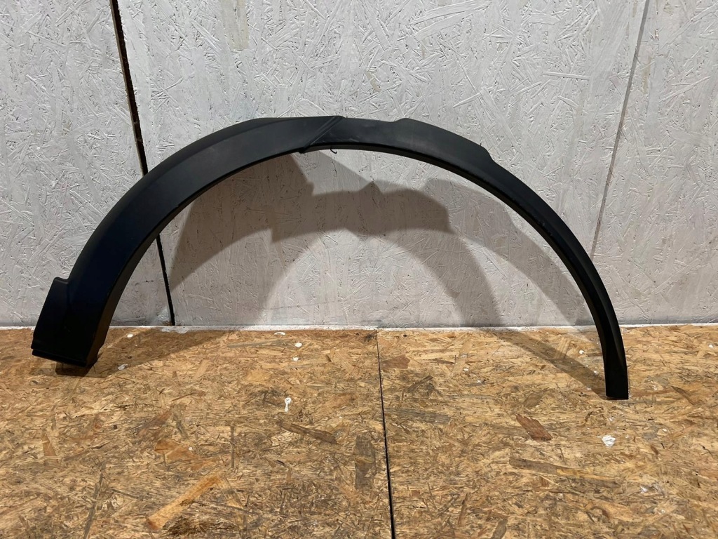 фото №1, Land rover discovery v 5 l462 молдинг крыла левый задняя