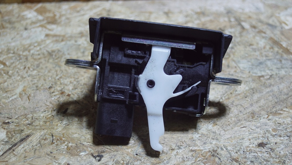 фото №9, Замок кришки багажника задня vw scirocco 1k8827505b