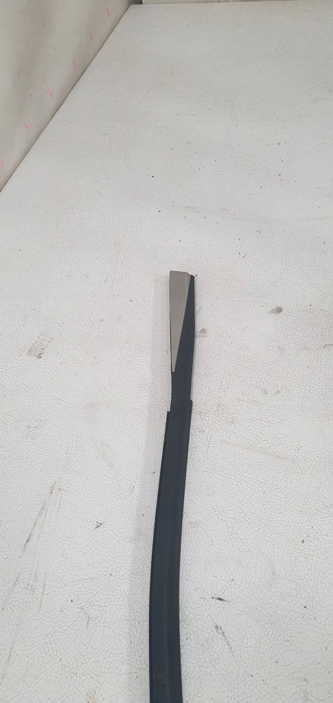 Молдинг двері задня правий renault austral 828323379r Доставка