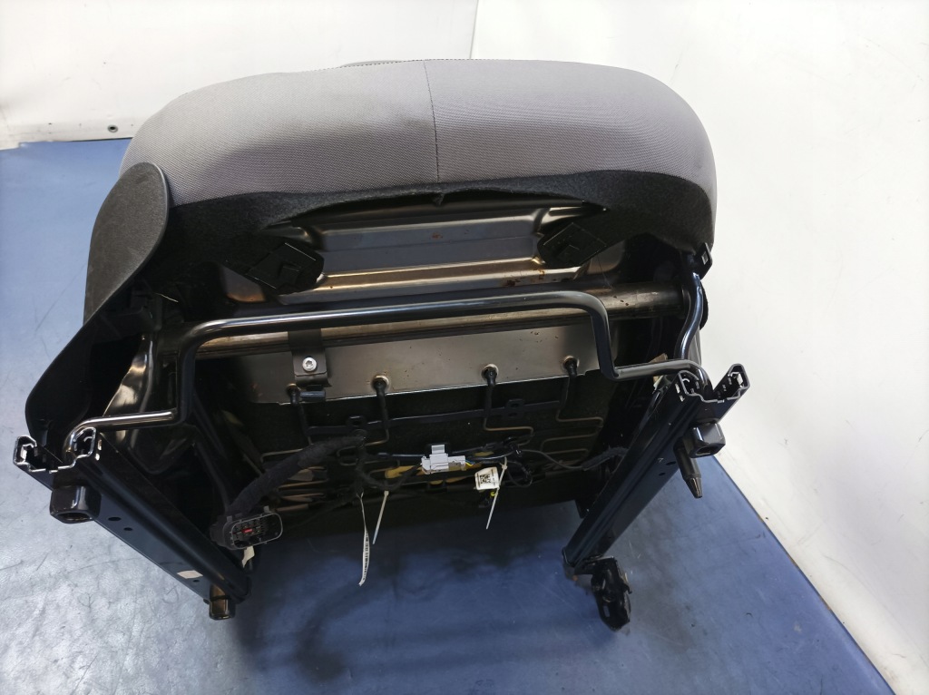 Fiat tipo ii сидіння пасажира правий передній велюр Недорого