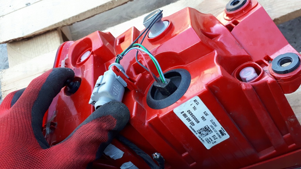 фото №13, S6 c7 4g a6 лампа правая задняя led w крыло usa