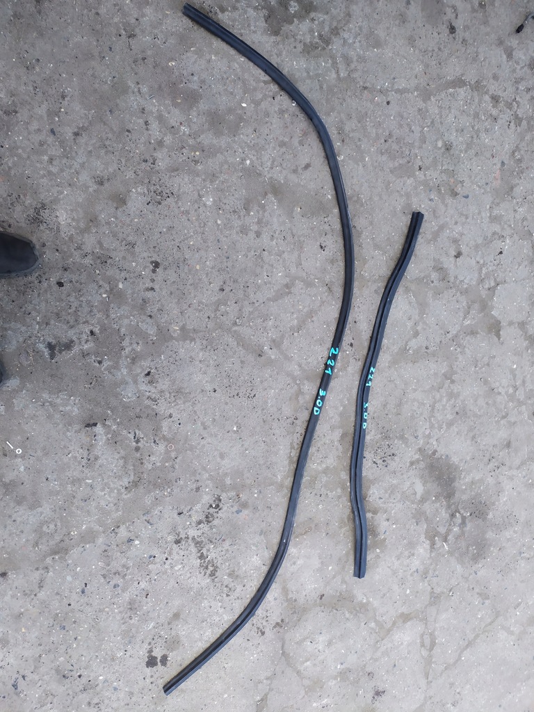 фото №1, Mercedes w221 3.0 cdi прокладка капот двигуна