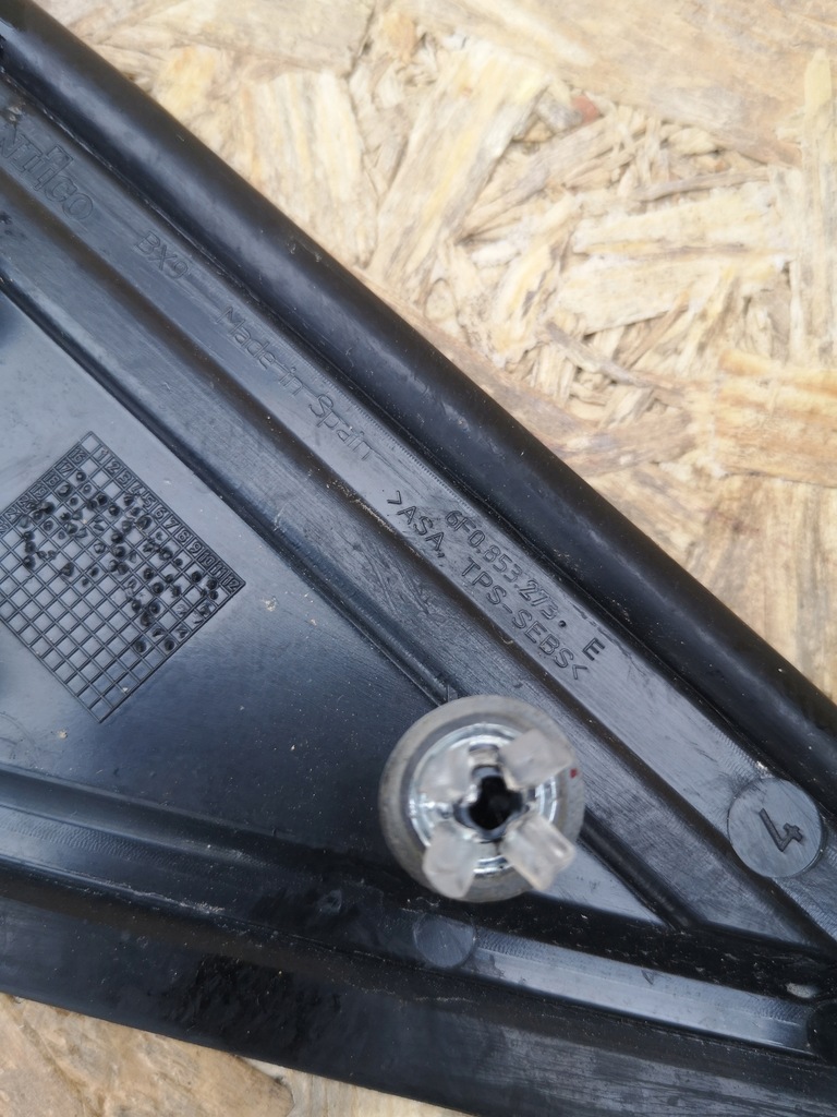 фото №6, Seat ibiza v трикутник крила