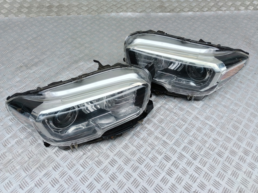 фото №1, Toyota tacoma 2016-2020 фара лампа перед левая правая комплект usa