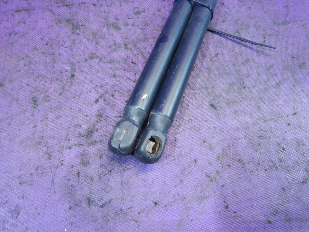 фото №3, Renault megane ii 5d 02-siłownik амортизатори кришки