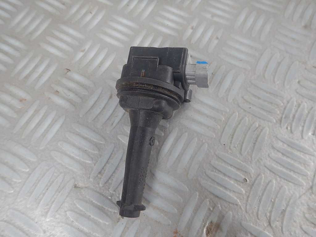 фото №1, Volvo c30 s40 ii v50 c70 2.5t котушка запалювання 30713417