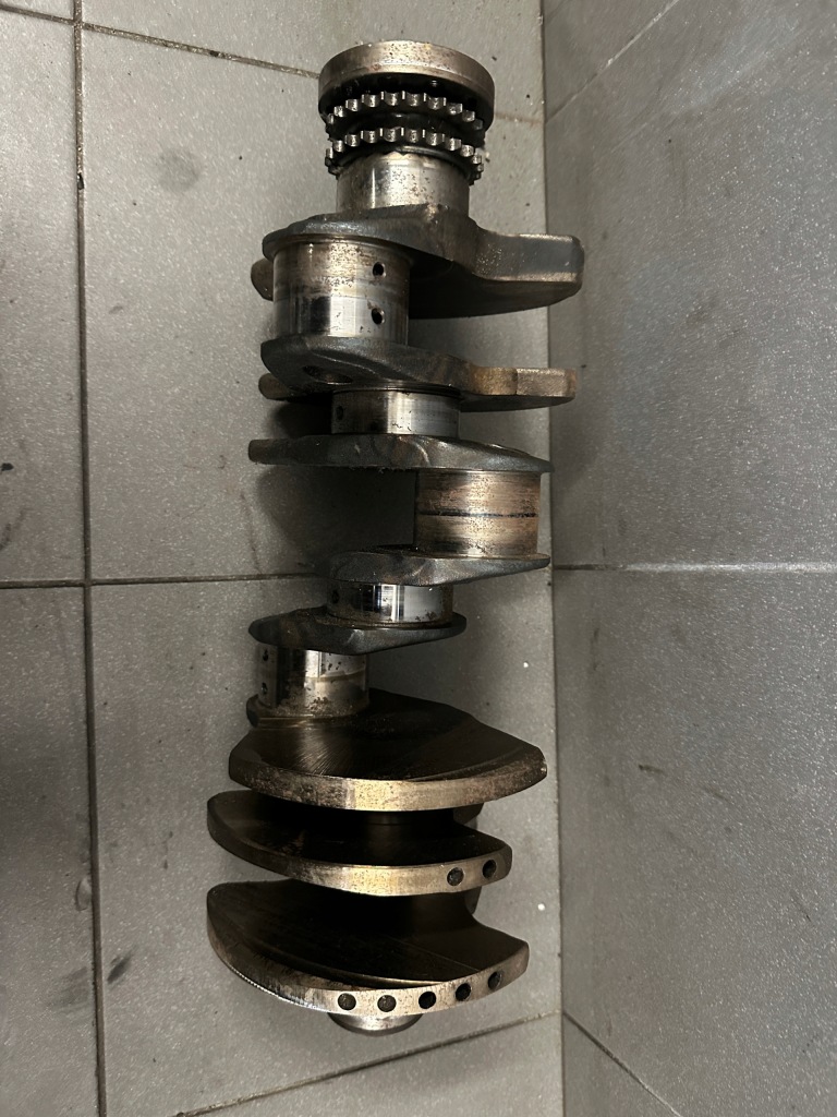 Купити Wał колінчастий номінал подряпаний audi a8 d4 4.2 tdi cds b r57a