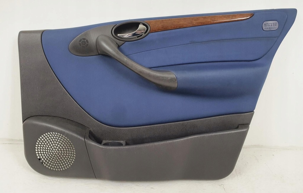 Купить Обивка обшивка правый перед mercedes w168 европа